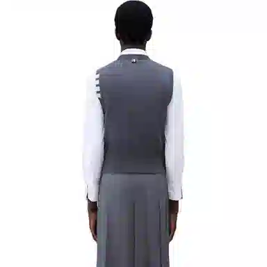 THOM BROWNE V
