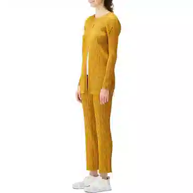 PLEATS PLEASE ISSEY MIYAKE