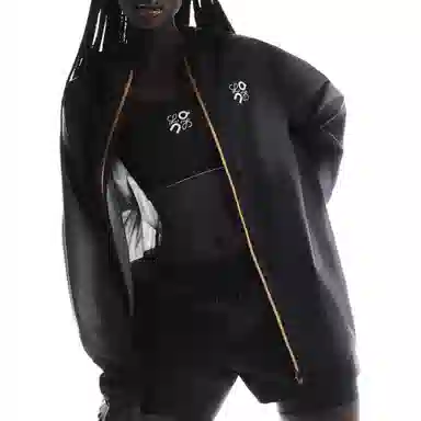 On x LOEWE Ultra