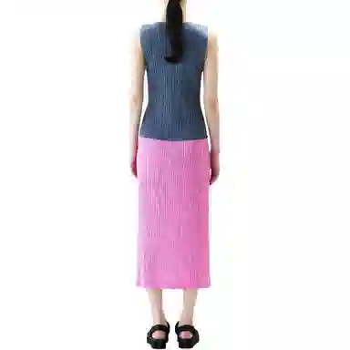 PLEATS PLEASE ISSEY MIYAKE