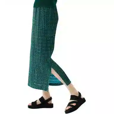 PLEATS PLEASE ISSEY MIYAKE