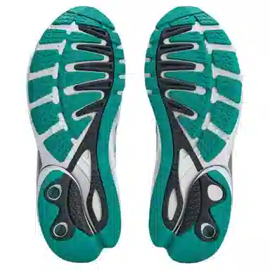 SPORTY & RICH x adidas Adistar Control 5