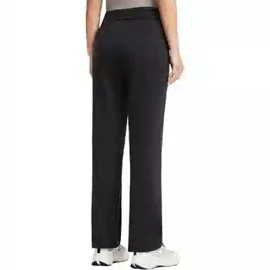 DESCENTE WOMENS TRAINING FW25 logo