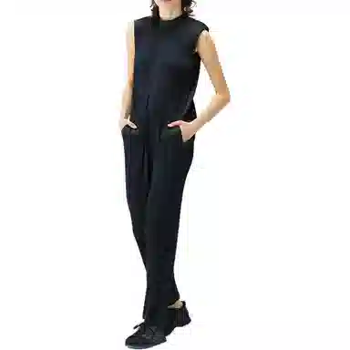 PLEATS PLEASE ISSEY MIYAKE