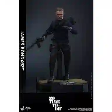 Hot Toys James Bond 007 No Time To Die Assault Suit