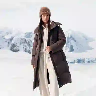 太平鸟 云朵时尚简约长款保暖高充绒羽绒服 女款