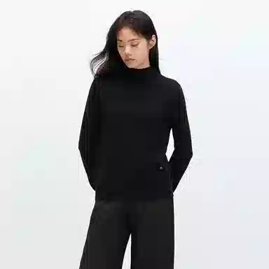 Peacebird Seamless Wool Sweater