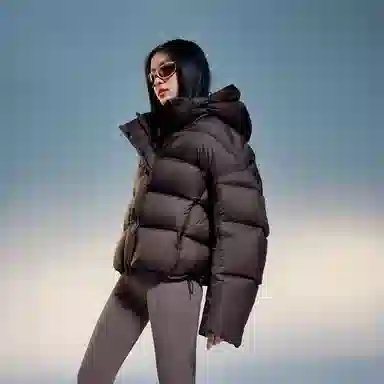 波司登 连帽纯色短款简约时尚羽绒服 女款