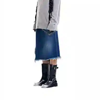 THE MUSEUM VISITOR 23 AUTUMN