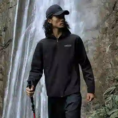 探路者  户外运动休闲简约舒适百搭  软壳衣  男款