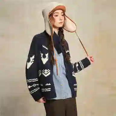 佐丹奴 撞色提花翻领开襟毛织针织衫 女款