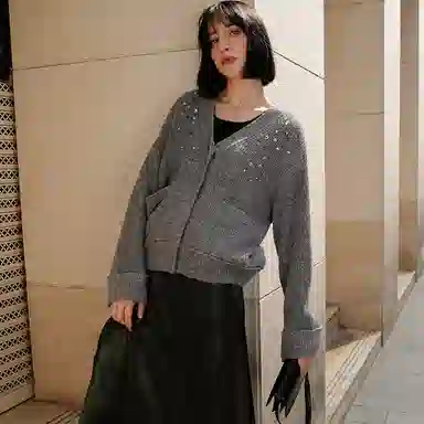 V