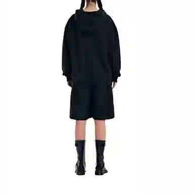 THE MUSEUM VISITOR 23 AUTUMN