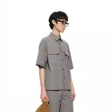 速写 黑支线 纯色简约通勤口袋短袖衬衫 男款
