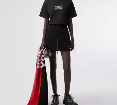 Burberry Embroidered Logo T-shirt T