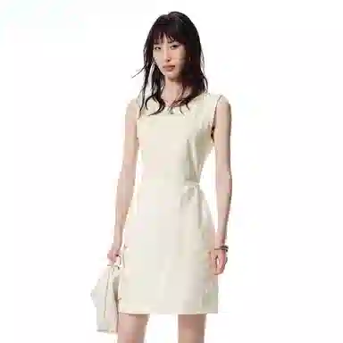 太平鸟 时尚舒适背心拼接无袖连衣裙 女款