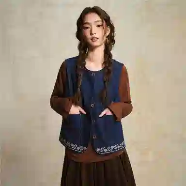 佐丹奴 撞色绣花下摆圆领牛仔外套马甲 女款