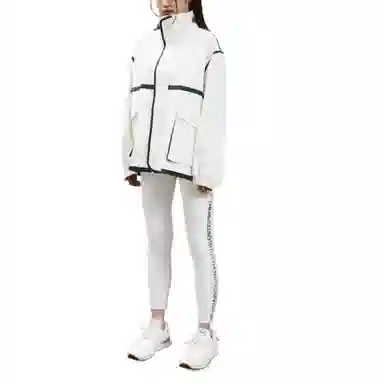 THE MUSEUM VISITOR 23PRE-SPRING