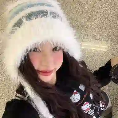 恩僾德 日系原宿渐变色骑车条纹保暖小众百毛绒帽子高颜值显脸小女秋冬系带护耳针织套头搭 聚酯纤维 绒线帽 男女同款情侣款