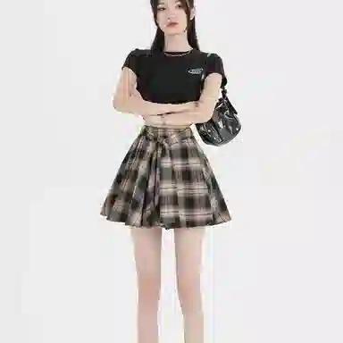 COMMA GIRL A
