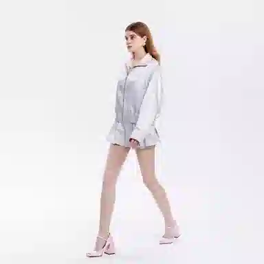 Three Quarters Slim Fit Mid Waist Silver Shorts