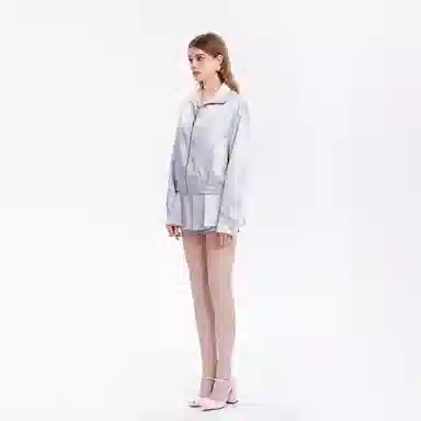 Three Quarters Slim Fit Mid Waist Silver Shorts