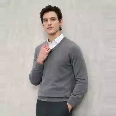 EMZ V-Neck Wool Sweater