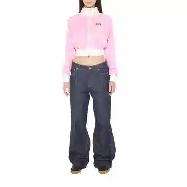 THE MUSEUM VISITOR 24SS