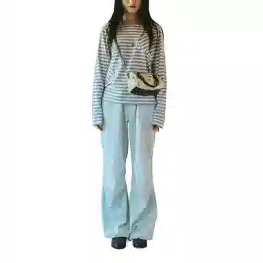 THE MUSEUM VISITOR T