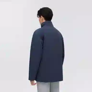 700