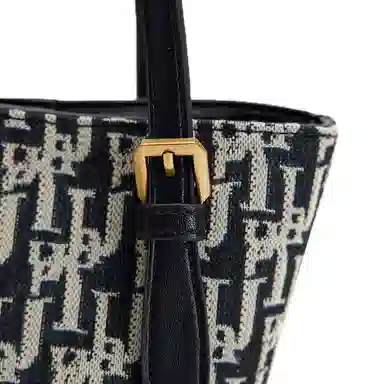 URBAN REVIVO URBAN REVIVO