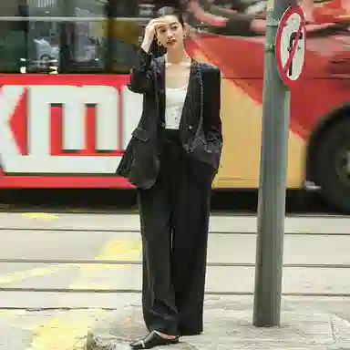 美洋 暗纹提花新中式蝴蝶扣休闲正肩西装 女款 黑色