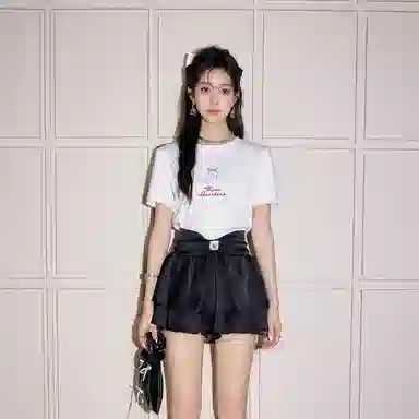 Three Quarters logo T