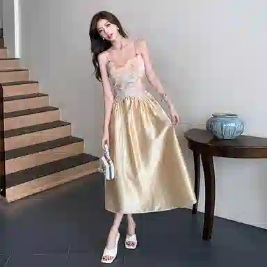 水中花 优雅显瘦舒适气质吊带连衣裙 女款