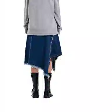 THE MUSEUM VISITOR 23 AUTUMN