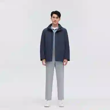 700