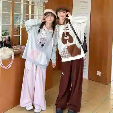 森女部落 潦草小狗闺蜜装连帽萌趣风拼贴套头可爱卫衣 女款