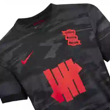 Nike x UNDEFEATED BCFC Logo Tee