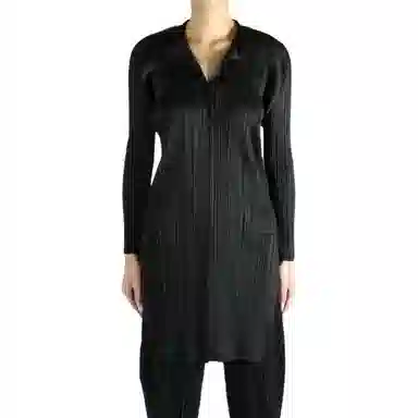 PLEATS PLEASE ISSEY MIYAKE