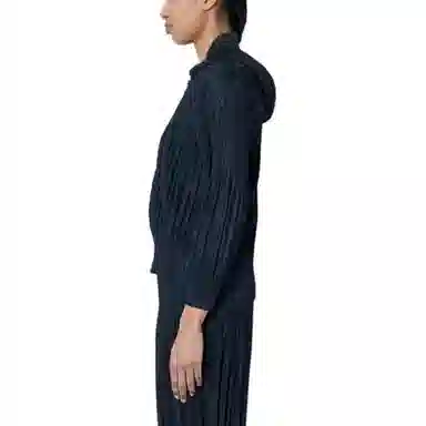 PLEATS PLEASE ISSEY MIYAKE