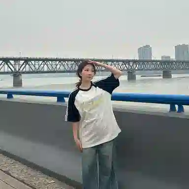 WILLIAM FOXSONS SS24 T