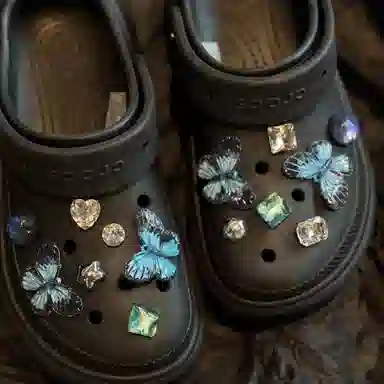 crocs