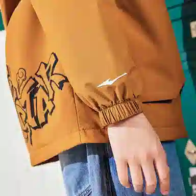 鸿星尔克儿童 时尚洋气休闲百搭加厚连帽拼色长袖夹克外套 枯竹褐 青少年