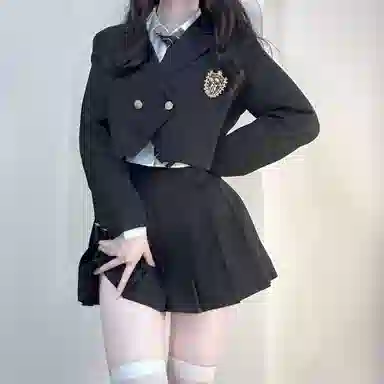 九条喵 徽章刺绣短款西装外套长袖衬衫纯色百褶短裙制服 女款