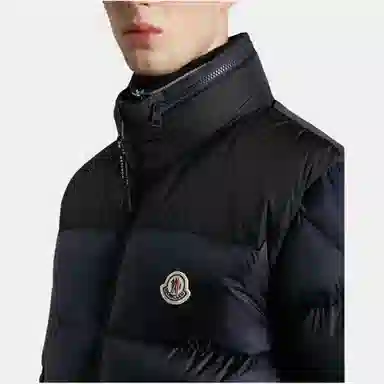 Moncler FW22 Logo