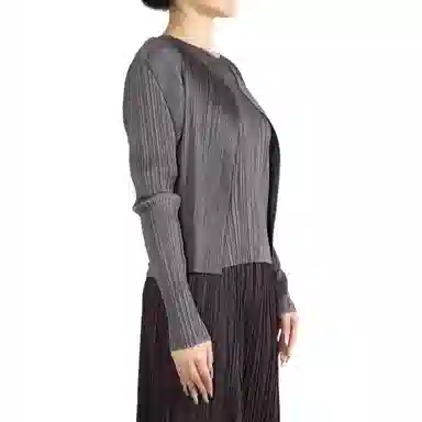 PLEATS PLEASE ISSEY MIYAKE