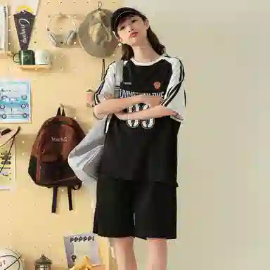 LIVINGTOWN T