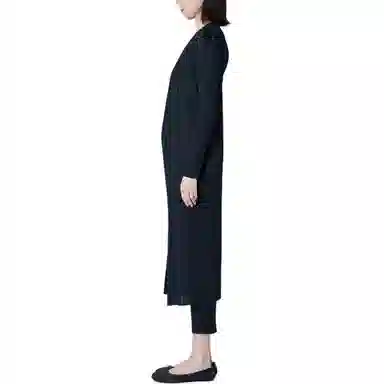 PLEATS PLEASE ISSEY MIYAKE