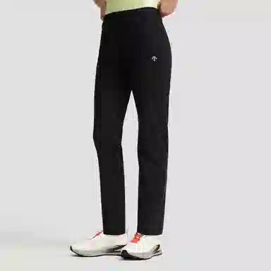 DESCENTE WOMENS RUNNING logo