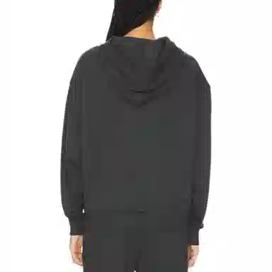 alo yoga JISOO